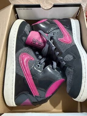 Nike Kids High-Top Sneakers in Gray and Pink